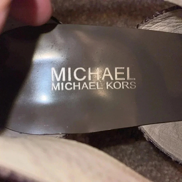 Michael Kors Berkeley Snake Skin Front Zipper Heels - US 8.5 - Picture 5 of 7